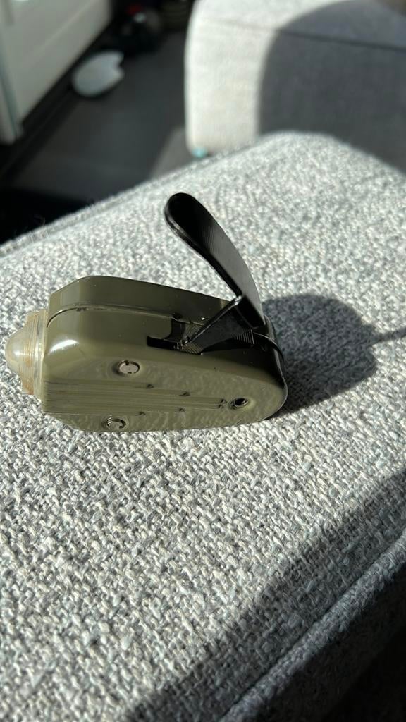 Vintage knijpkat- Militair?, Ophalen of Verzenden