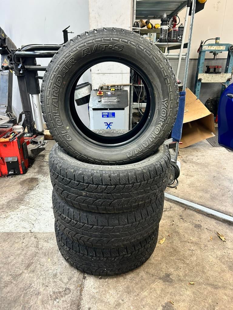 4 stuks Yokohama Geolander AT/S 275-60-18, Ophalen, 18 inch, Gebruikt, 275 mm