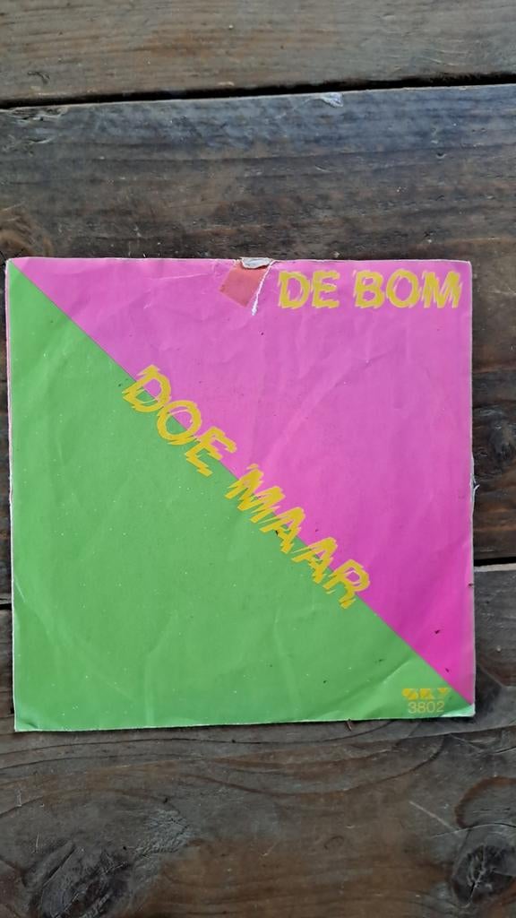 Doe Maar - De Bom / Skunk 7" Single, Ophalen of Verzenden