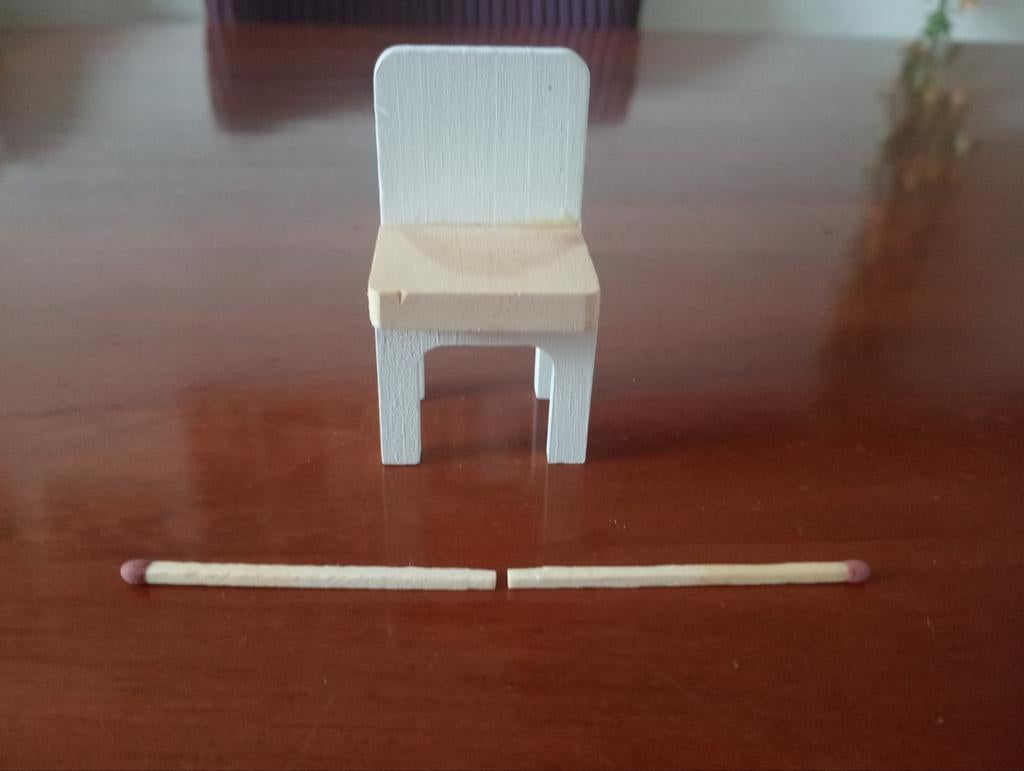 stoeltje voor poppenhuis, Verzamelen, Poppenhuizen en Toebehoren, Ophalen of Verzenden, Gebruikt, Overige typen