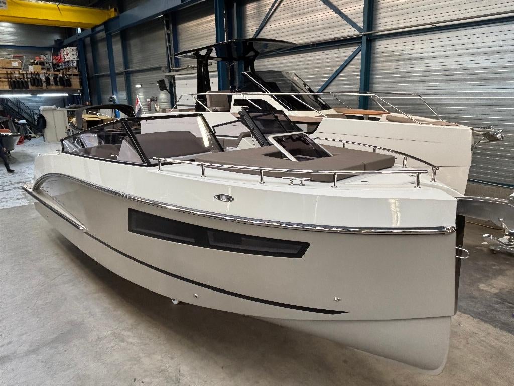 Maxima 800 Cabin, Ophalen, Nieuw, Buitenboordmotor, Polyester