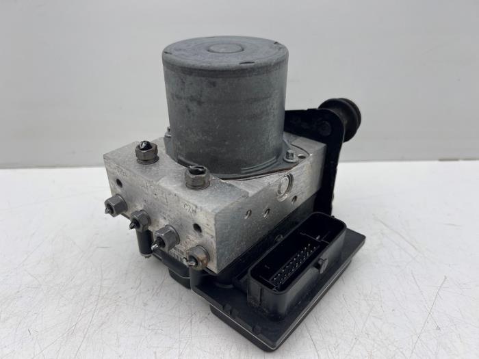 ABS Pomp van een Audi A4, Gebruikt, -, -, -