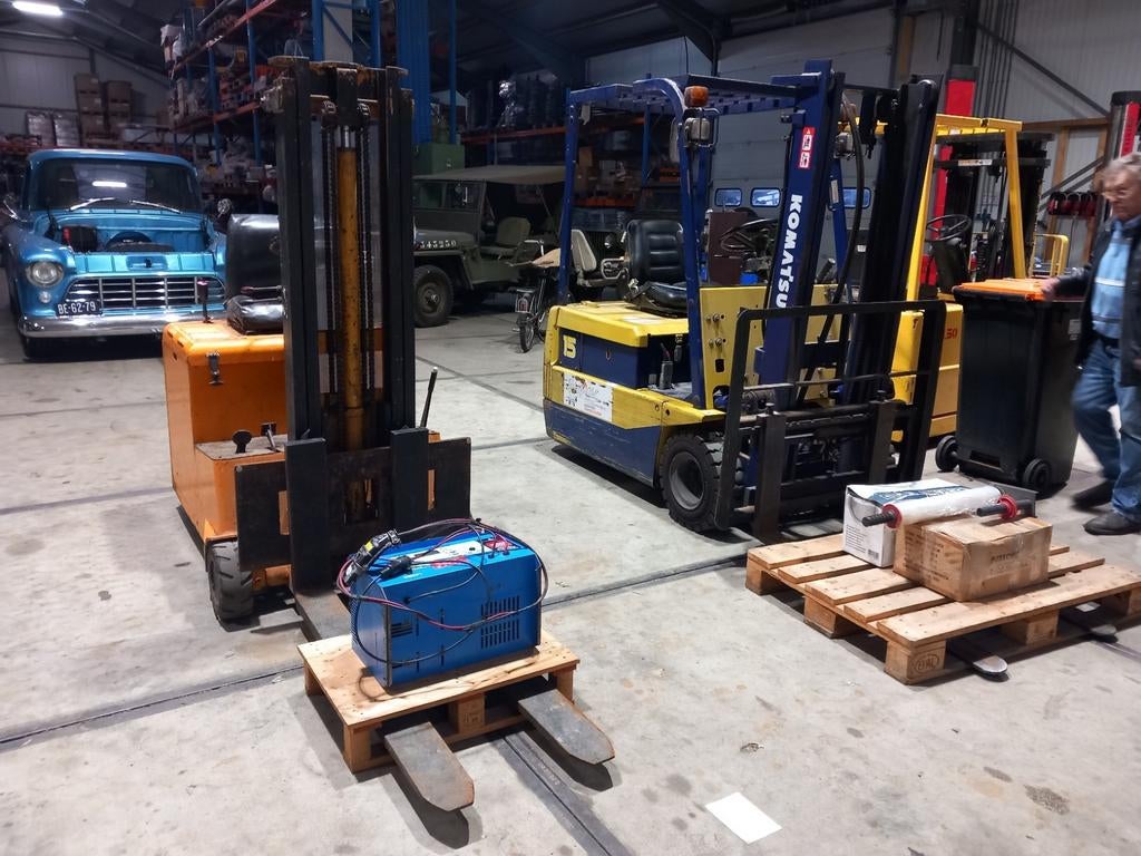 Te koop elektrische heftrucks, Ophalen, Komatsu, Heftruck, 1000 tot 2000 kg