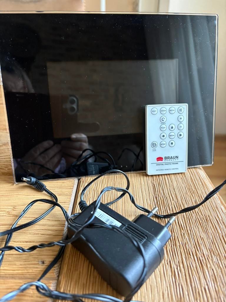 Fotolijst Digitaal Braun, Ophalen of Verzenden, Zo goed als nieuw, Kleiner dan 8 inch, Afstandsbediening