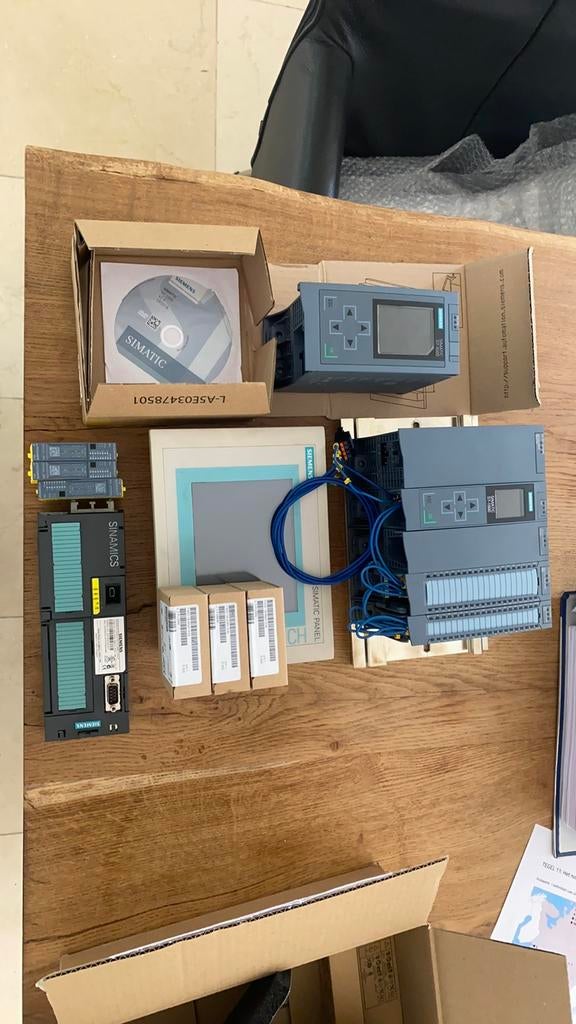 Gezocht! Siemens PLC, regelaars en schermen, Hobby en Vrije tijd, Elektronica-componenten, Ophalen of Verzenden, Zo goed als nieuw