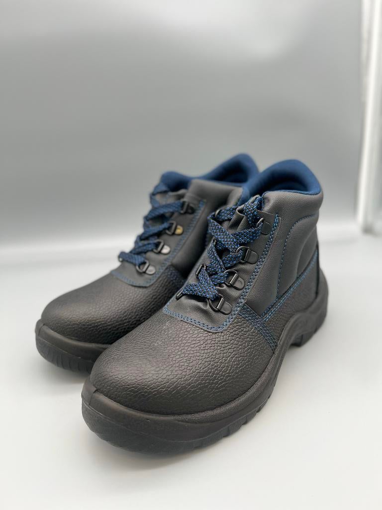 Partij werkschoenen diverse maten - 33 stuks, Ophalen, Nieuw, Zwart, Werkschoenen