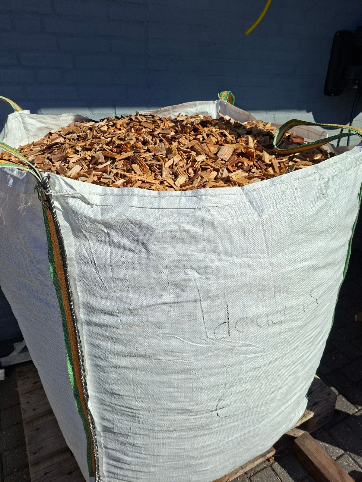 2 m3 , 2 bigbags douglas houtsnippers, Ophalen, Boomschors