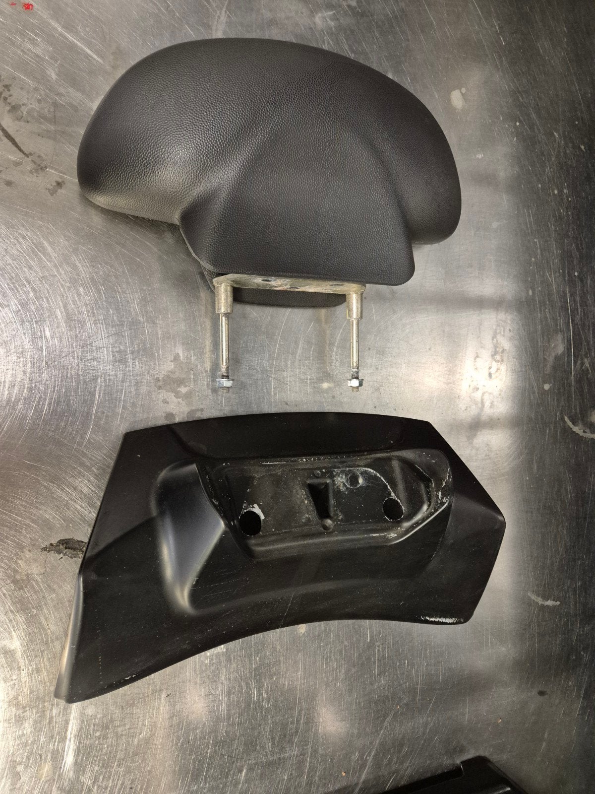 Rugsteun Piaggio MP3 t/m 2013 compleet met kapje