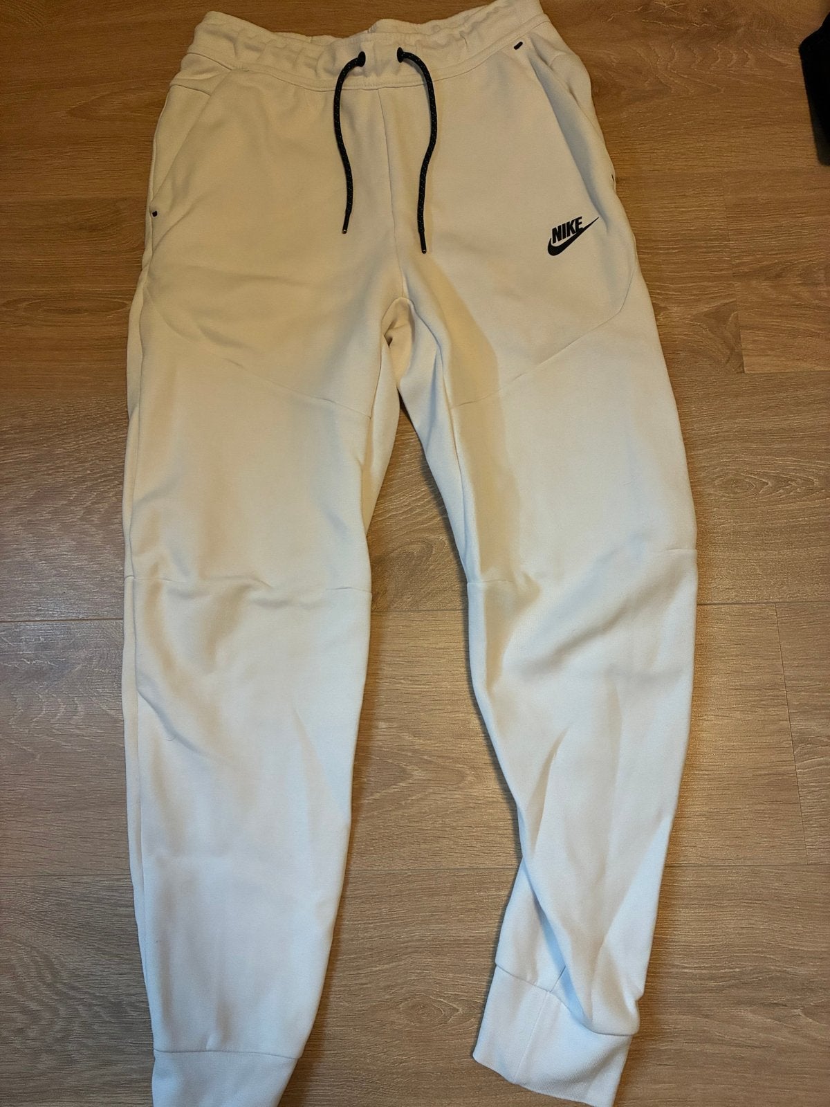 Witte Nike Tech Fleece Broek Dames - Maat XS, Verzenden, Wit, Maat 34 (XS) of kleiner, Lang