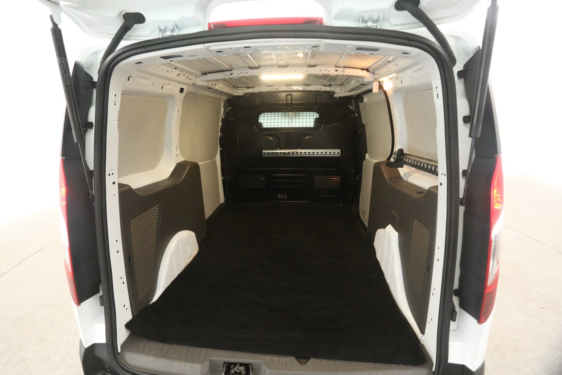 Ford Transit Connect 1.5 EcoBlue 120PK L2 Limited | 8-traps, Auto's, Bestelauto's, Stof, Euro 6, 4 cilinders, 1470 kg