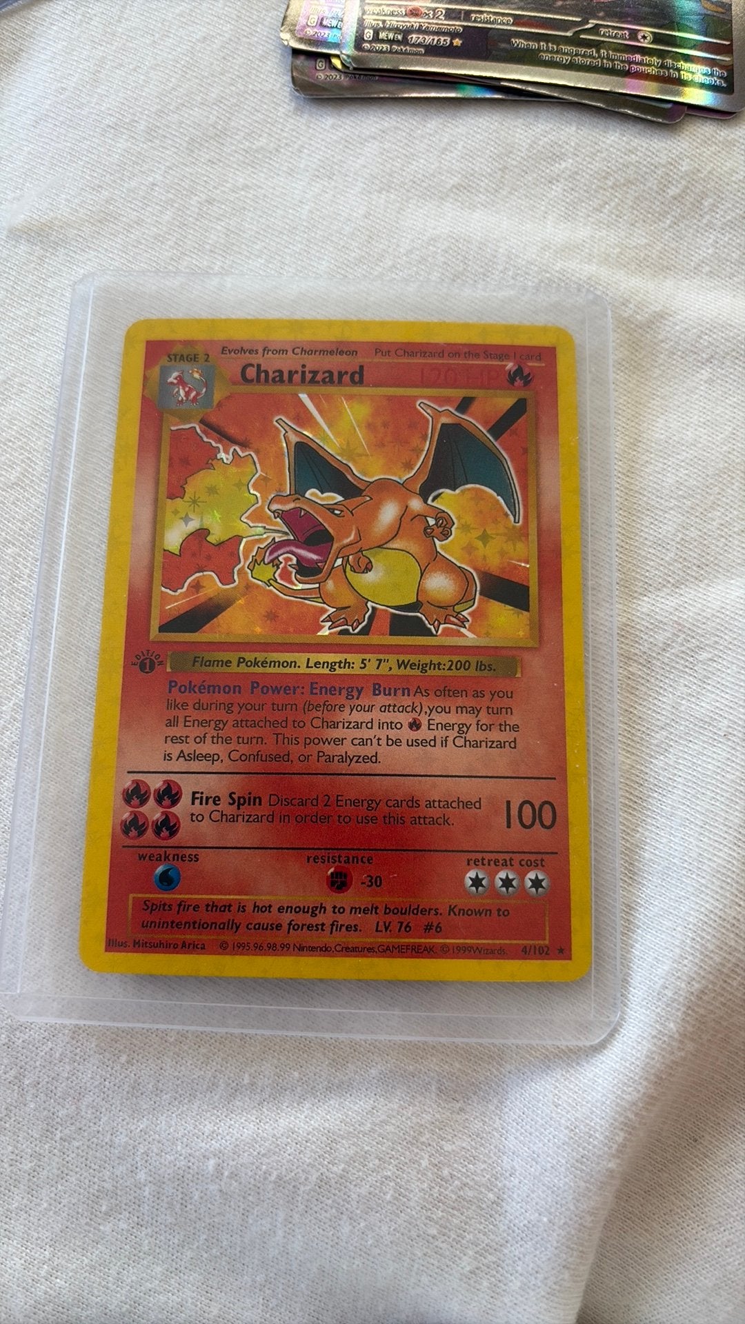 Charizard 4/102, Hobby en Vrije tijd, Ophalen of Verzenden, Zo goed als nieuw