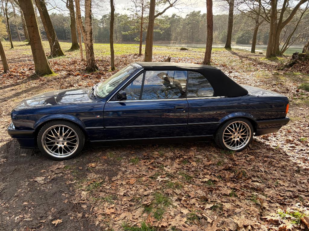 BMW 320i e30 Blauw 1992, Automaat, Euro 5, Achterwielaandrijving, Zwart