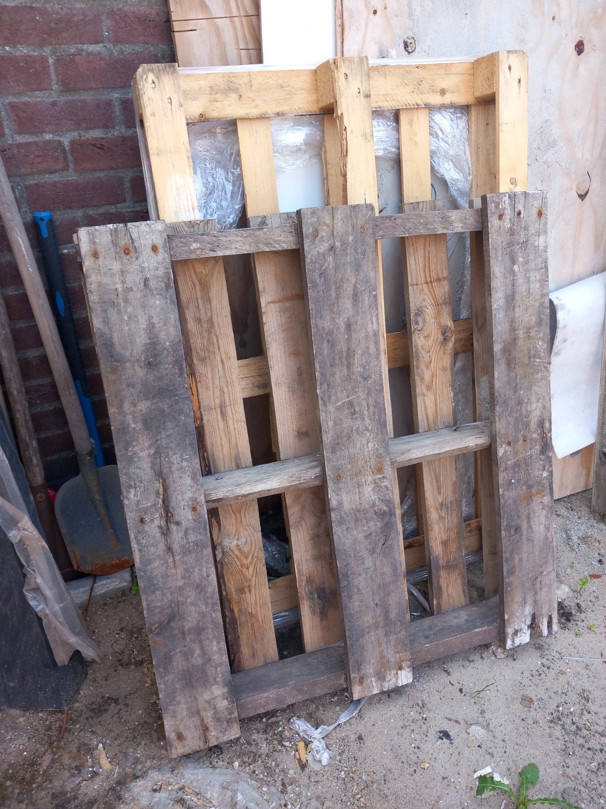 2 pallets gratis op te halen, Doe-het-zelf en Verbouw, Hout en Planken, Gebruikt, Ophalen of Verzenden, Pallet, Minder dan 200 cm