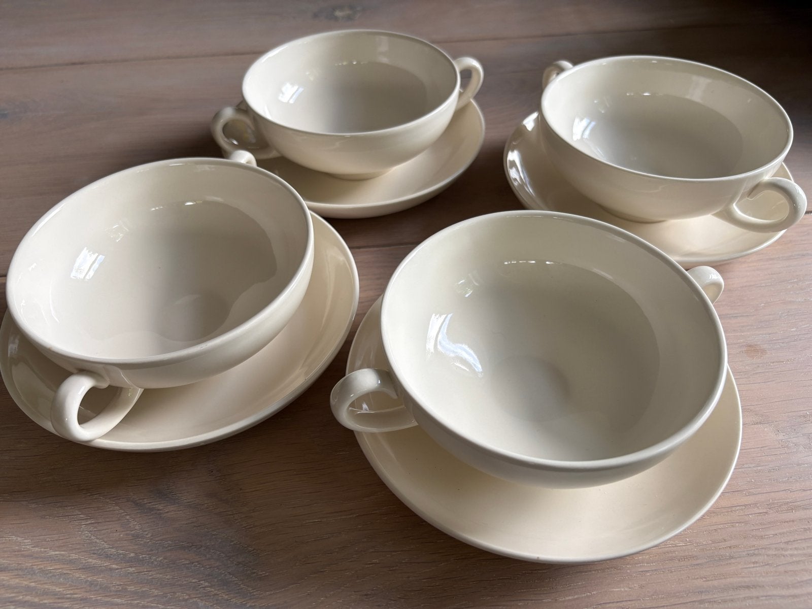 Wedgwood servies - 4 soepkommen Queen’s Ware met schotels, Huis en Inrichting, Keuken | Servies, Gebruikt, Keramiek, Ophalen of Verzenden