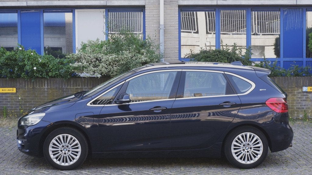 BMW 2-serie Active Tourer 225xe Centennial High Executive au, Automaat, 136 pk, Euro 6, Blauw