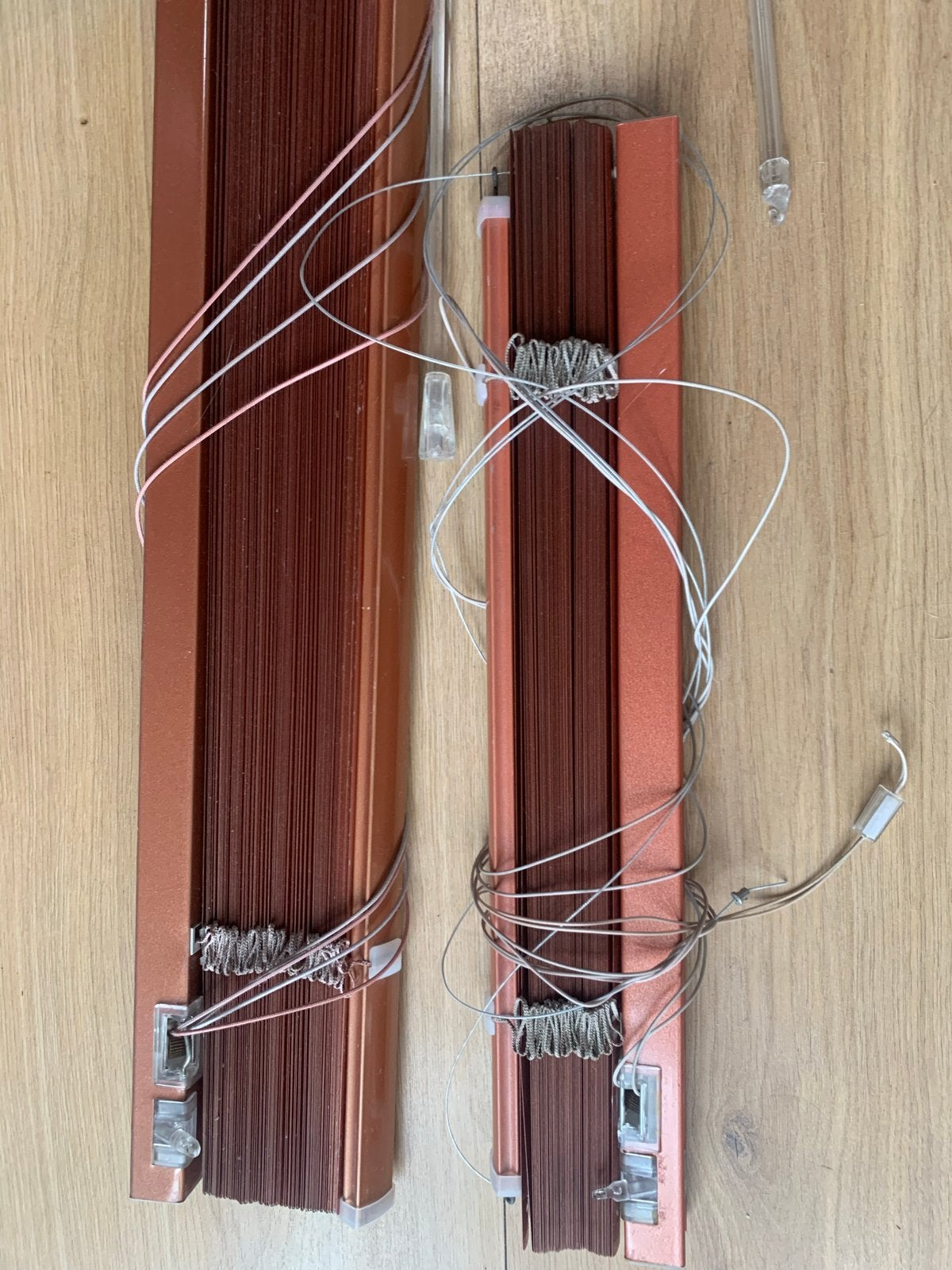 Jaloezieën - 2 stuks - Bruin/Koperkleurig, Huis en Inrichting, Stoffering | Gordijnen en Lamellen, Ophalen, Gebruikt, Jaloezie