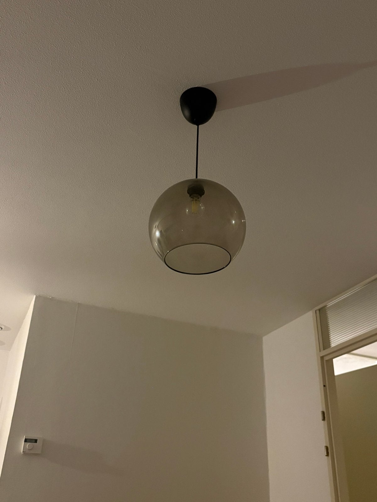 Moderne glazen hanglamp ikea, Ophalen of Verzenden, Zo goed als nieuw, Glas, E27 (groot)