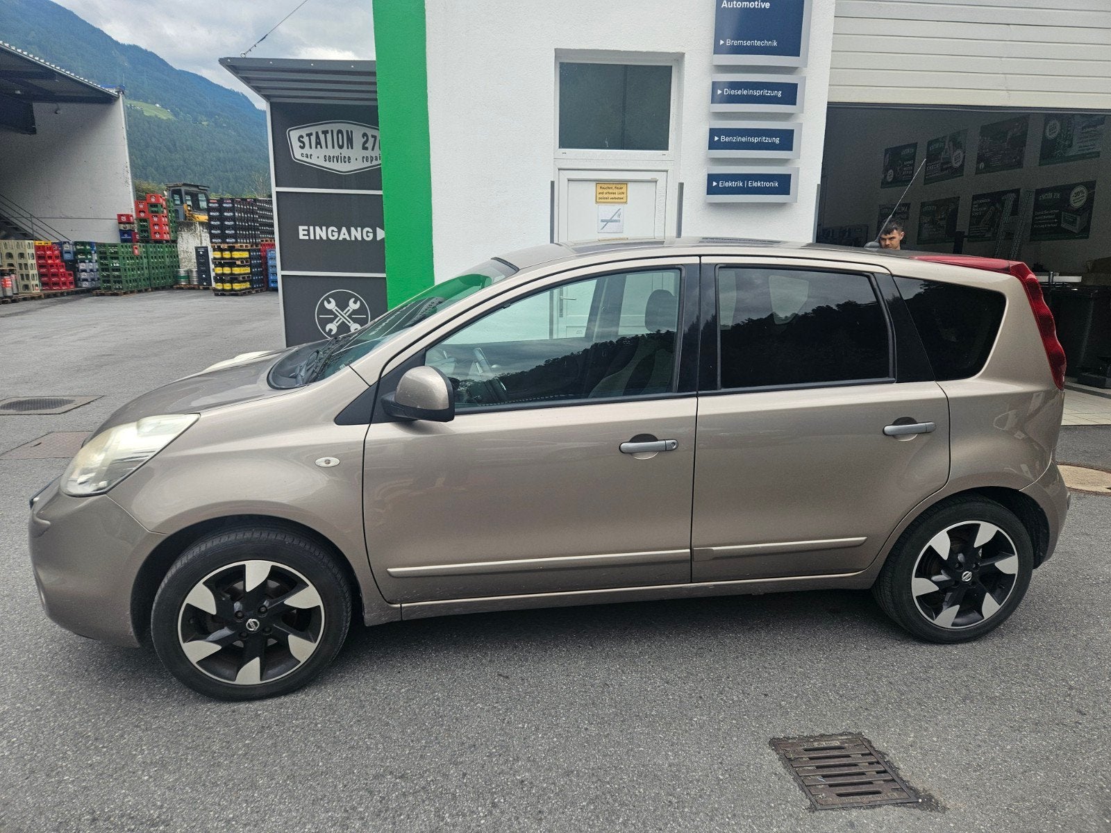 Nissan Note 1.6 16V 2011 Bruin, Auto's, Nissan, Voorwielaandrijving, Zwart, 4 cilinders, Bruin