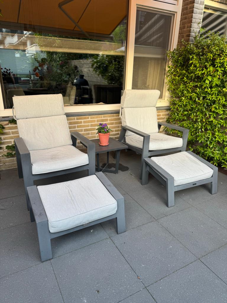 Lounge tuinstoelen met voetenbank en bijzettafel, Gebruikt, Aluminium, Loungeset, Stoel