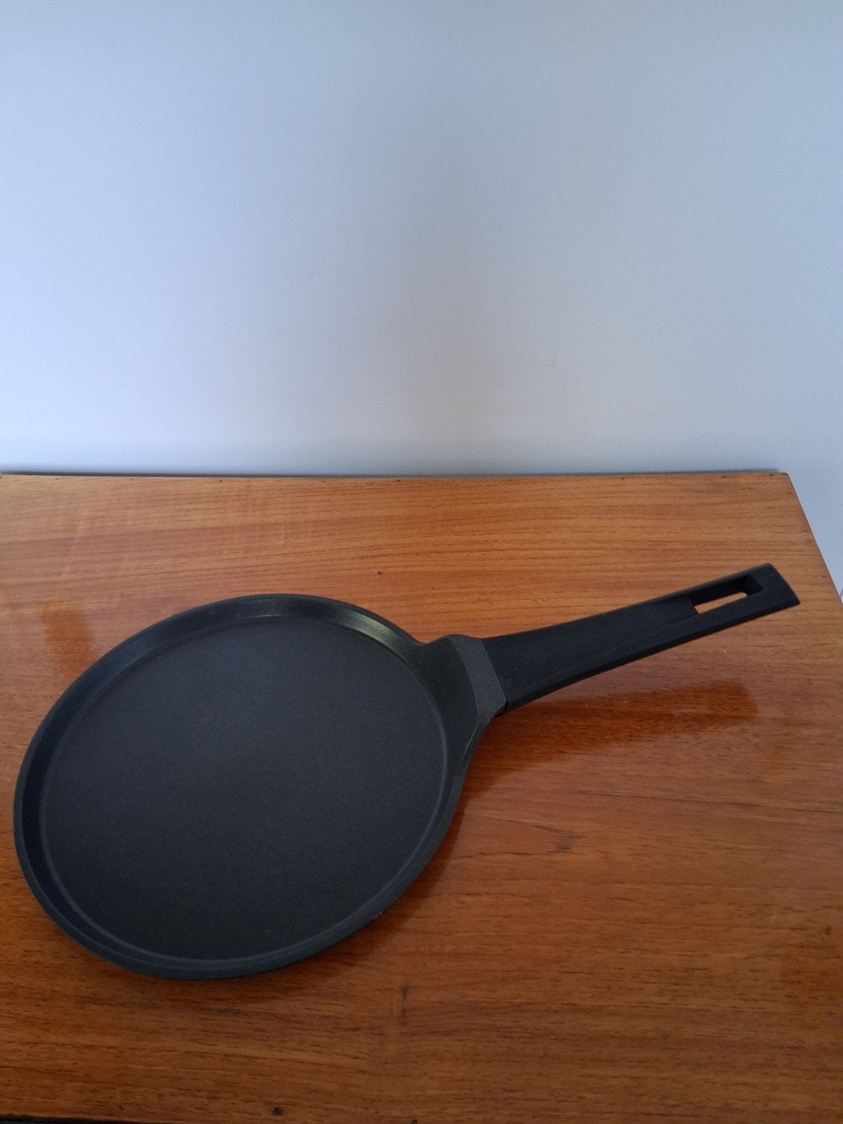 fijne dikke pannenkoekpan met hele dikke bodem €5, Ophalen of Verzenden, Zo goed als nieuw, Gietijzer