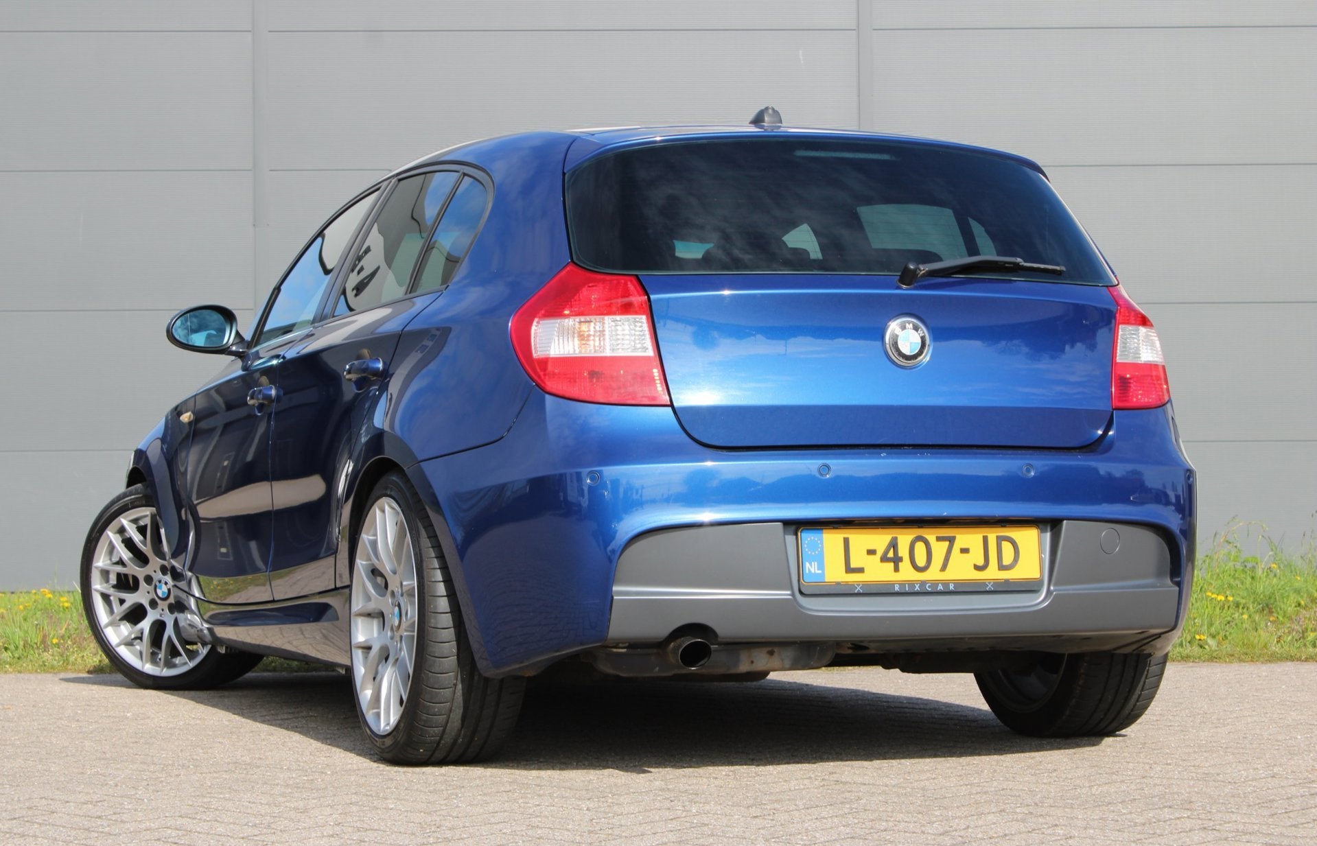 BMW 1-serie 120i M-Pakket Navi Xenon LeMansBlauw Stoelverwar, Auto's, Achterwielaandrijving, Zwart, 4 cilinders, Blauw