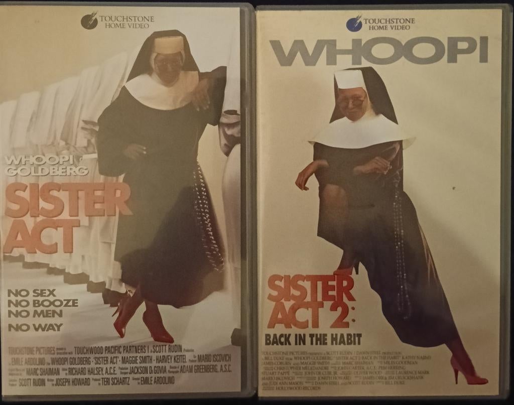 Sister Act 1 en 2 vhs, Alle leeftijden, Ophalen of Verzenden, Gebruikt, Komedie