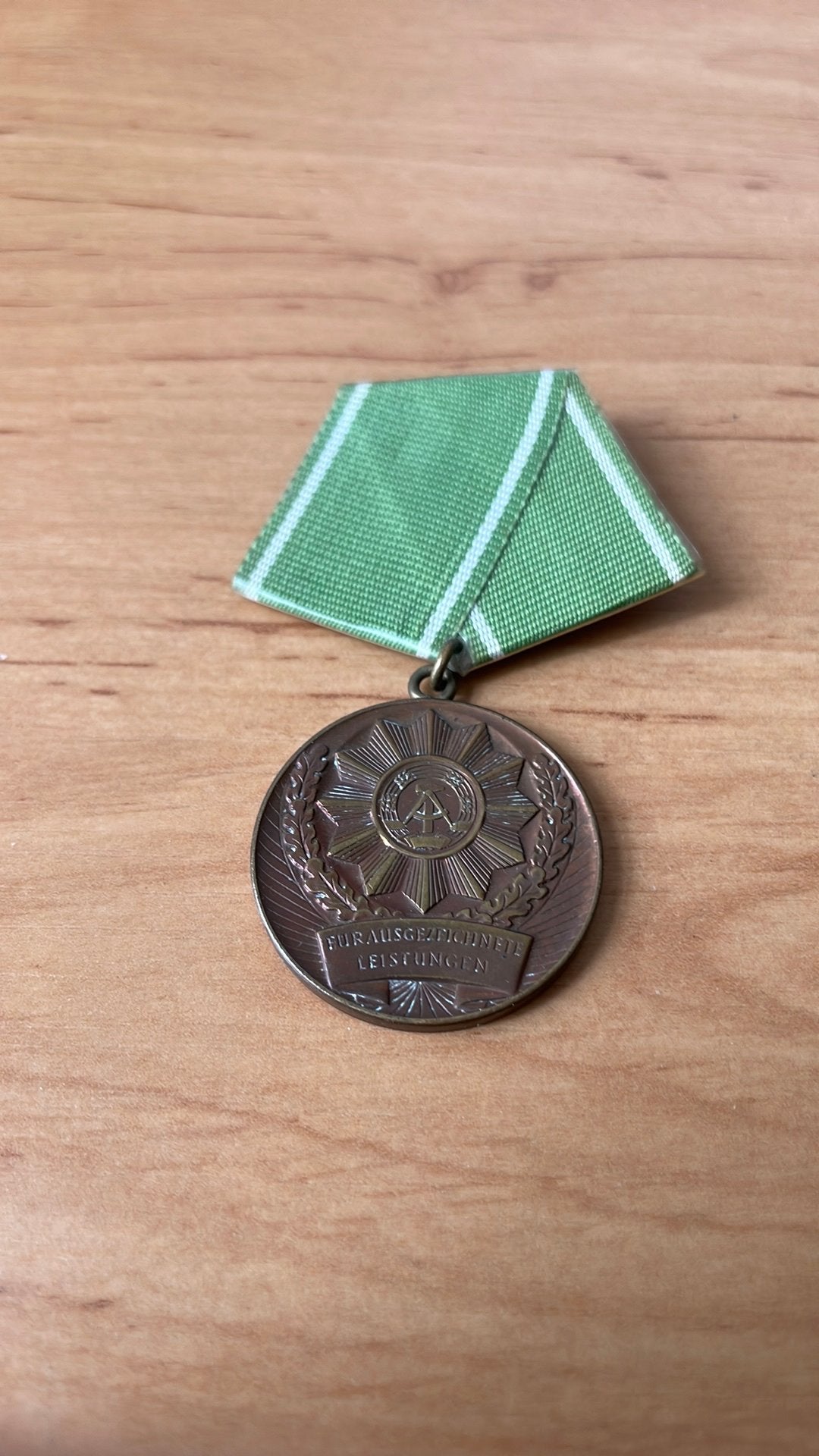 Oost Duitse onderscheiding, Ophalen of Verzenden, Landmacht, Duitsland, Embleem of Badge