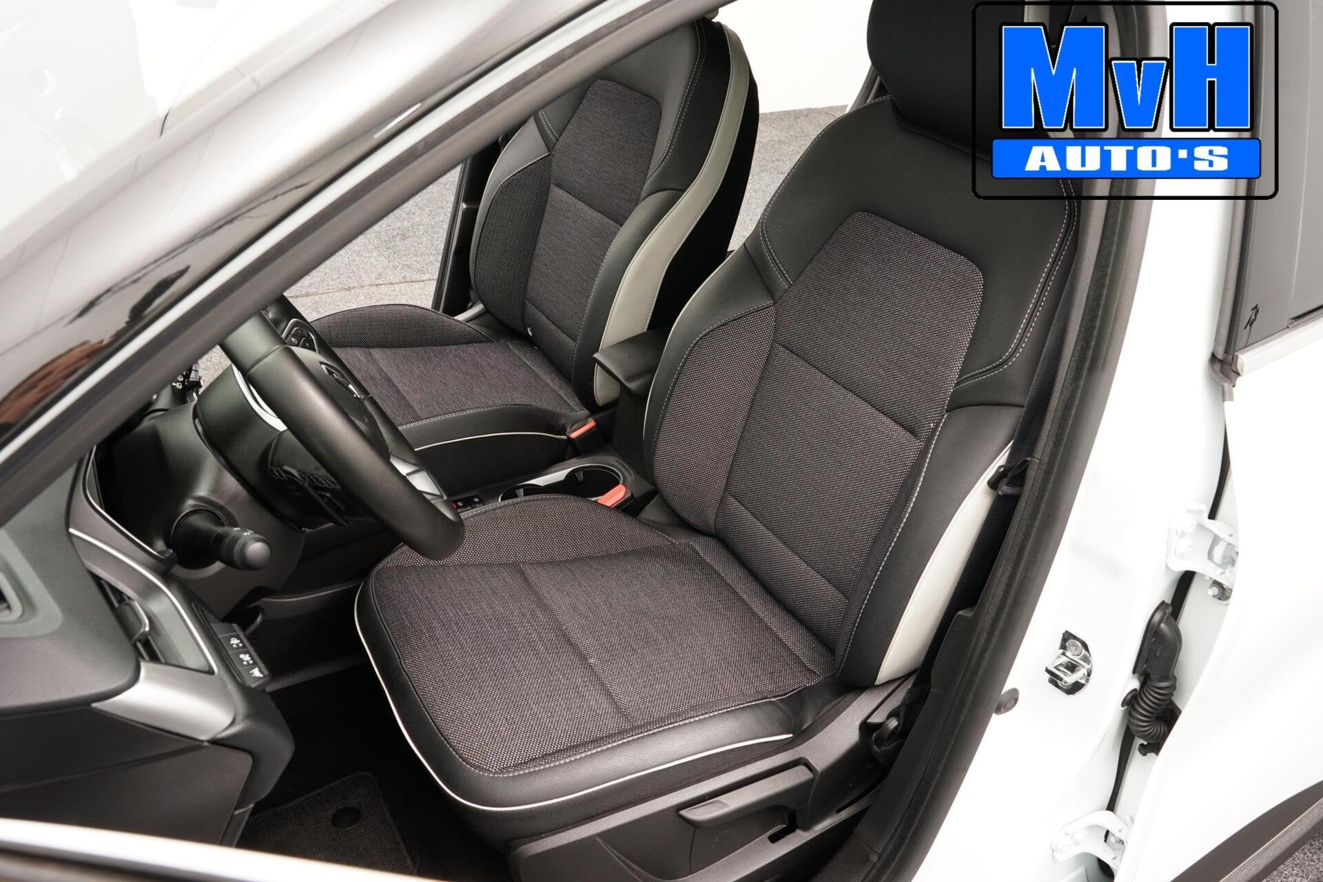 Renault Captur 1.3 TCe 140 Intens|PARELMOER|CAMERA|LED|NAP, Gebruikt, 4 cilinders, Met garantie (alle), Leder en Stof