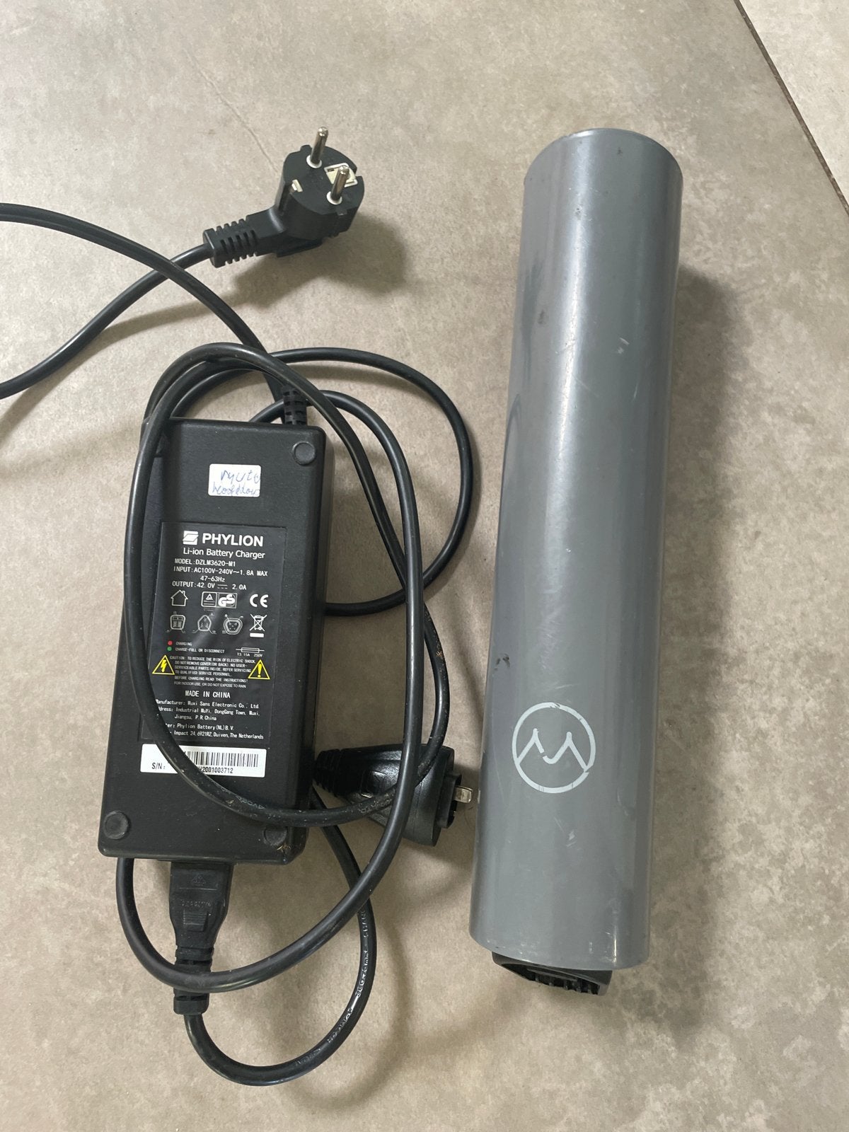 Muto Accu en Phylion Oplader voor E-bike, Ophalen of Verzenden, Gebruikt