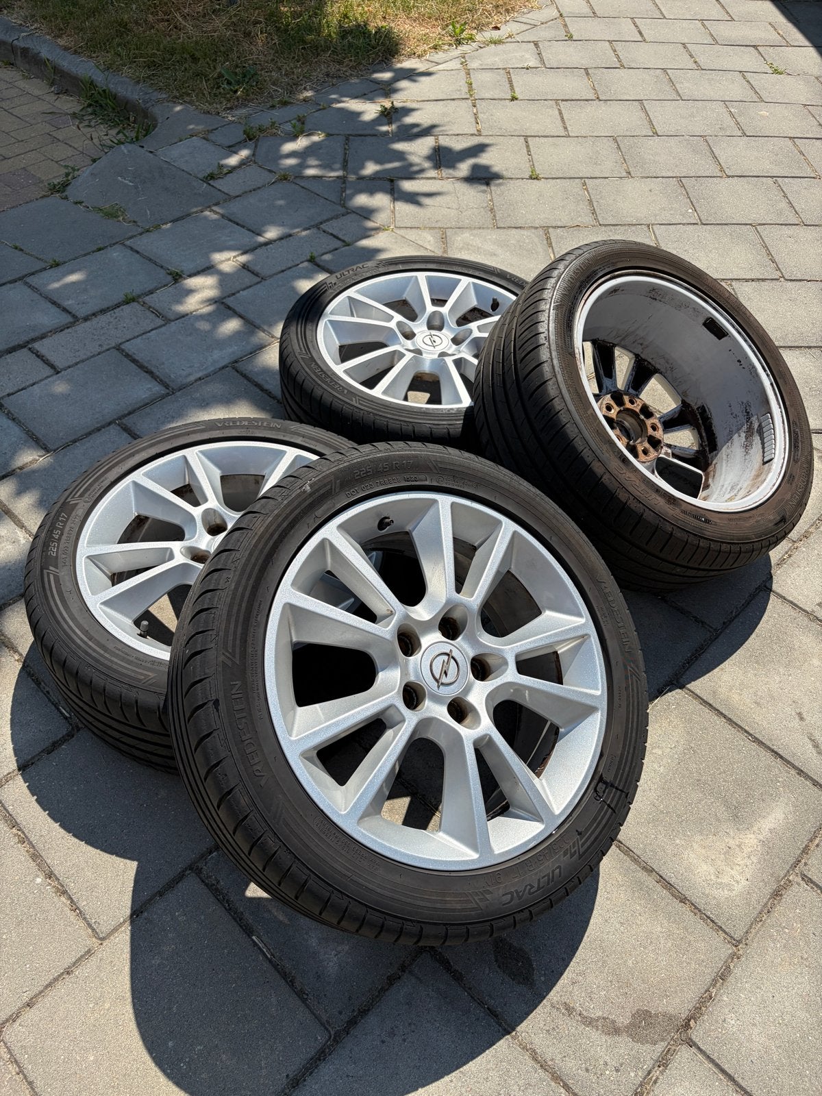 Vredestein zomerbanden | Opel velgen astra h OPC 225/45 R17, Auto-onderdelen, Banden en Velgen, Ophalen, Gebruikt, Banden en Velgen