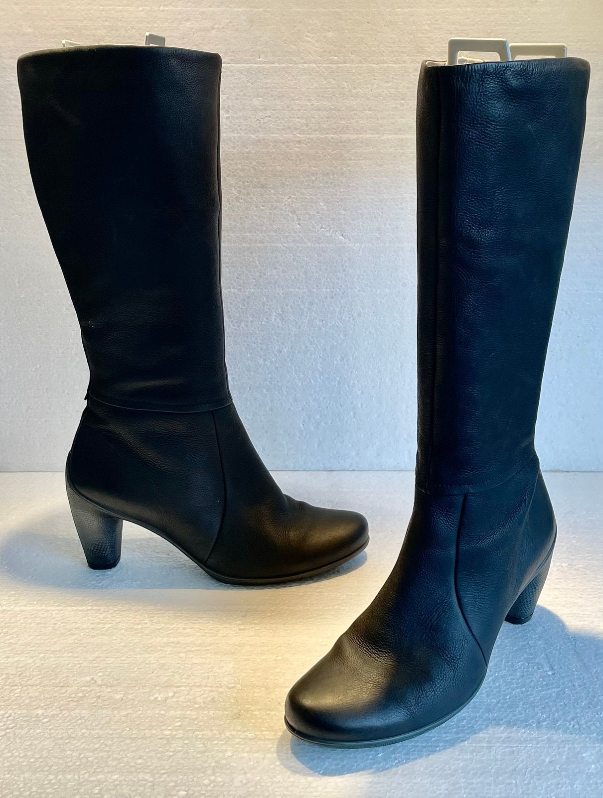 Ecco Comfort design gevoerde dames laarzen hoge hak zwart 40, Hoge laarzen, Zwart, Ophalen of Verzenden, Zo goed als nieuw