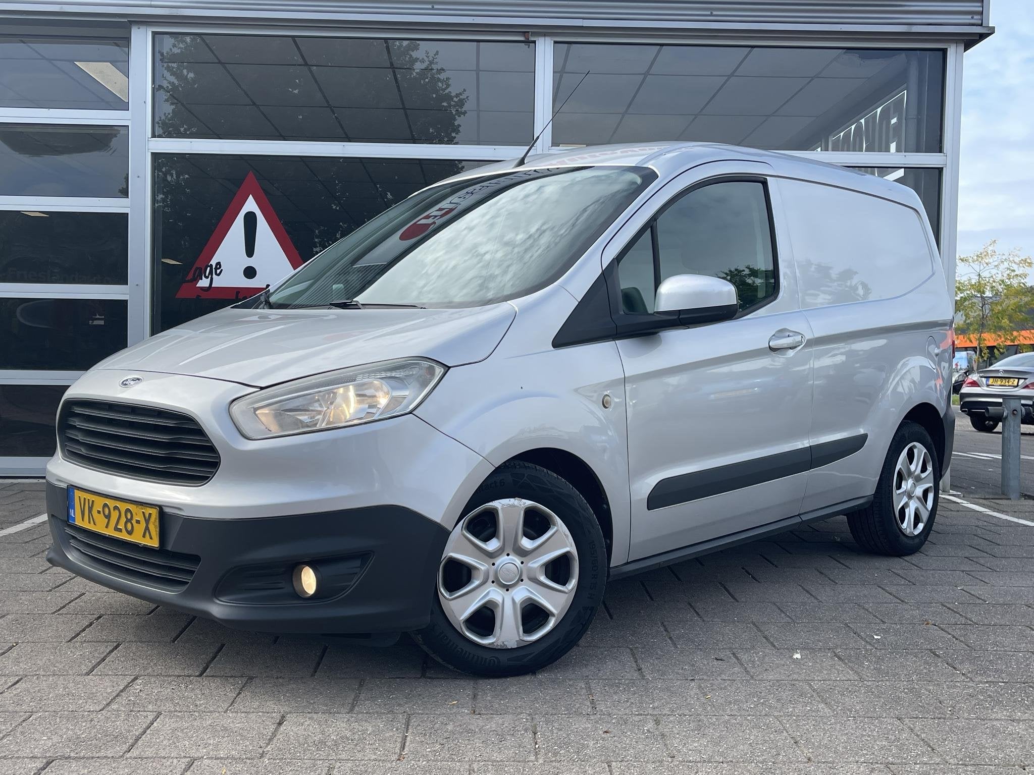 Ford Transit Courier 1.5 TDCI Trend / Airco /Stoelverw/104.5, Voorwielaandrijving, Euro 5, Stof, Met garantie (alle)
