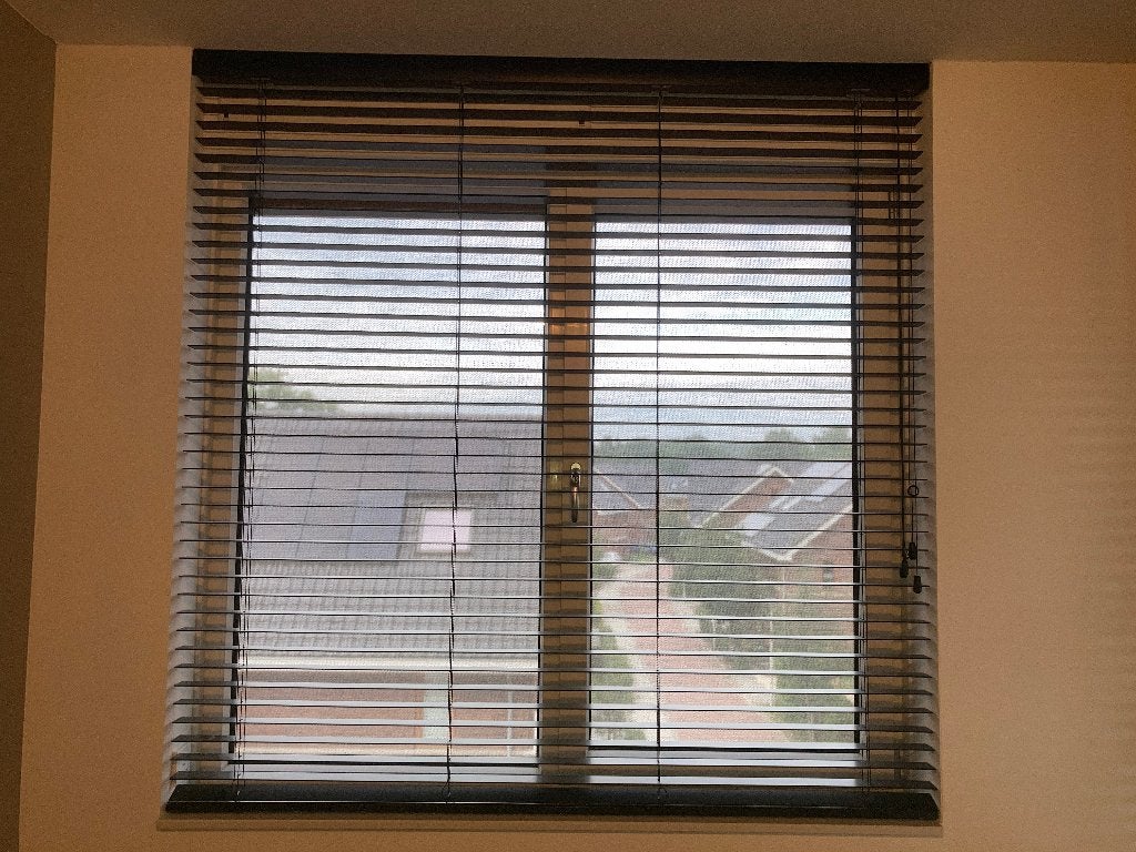 Horizontale moderne zwarte jaloezieën voor een RAAM, Huis en Inrichting, Jaloezie, 177 cm, Zonwerend, Zwart