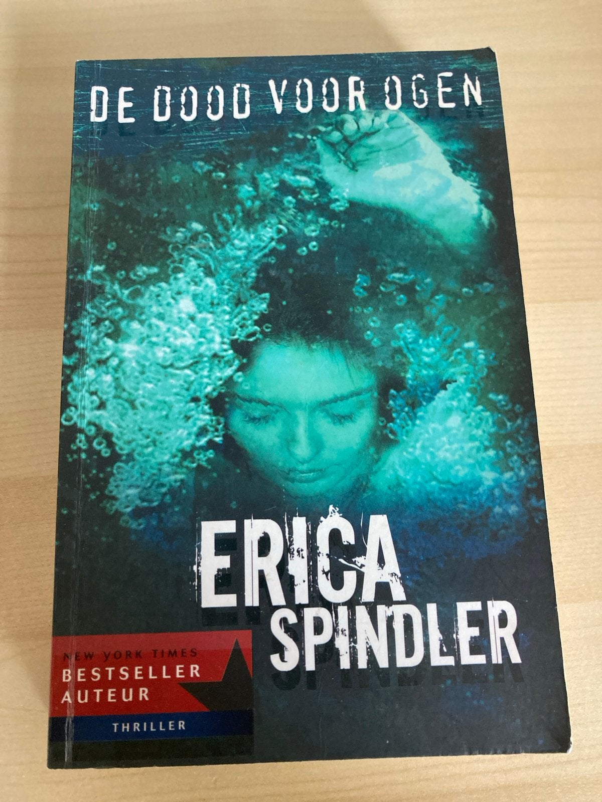 De Dood Voor Ogen - Erica Spindler (Thriller), Ophalen of Verzenden, Gelezen, Amerika