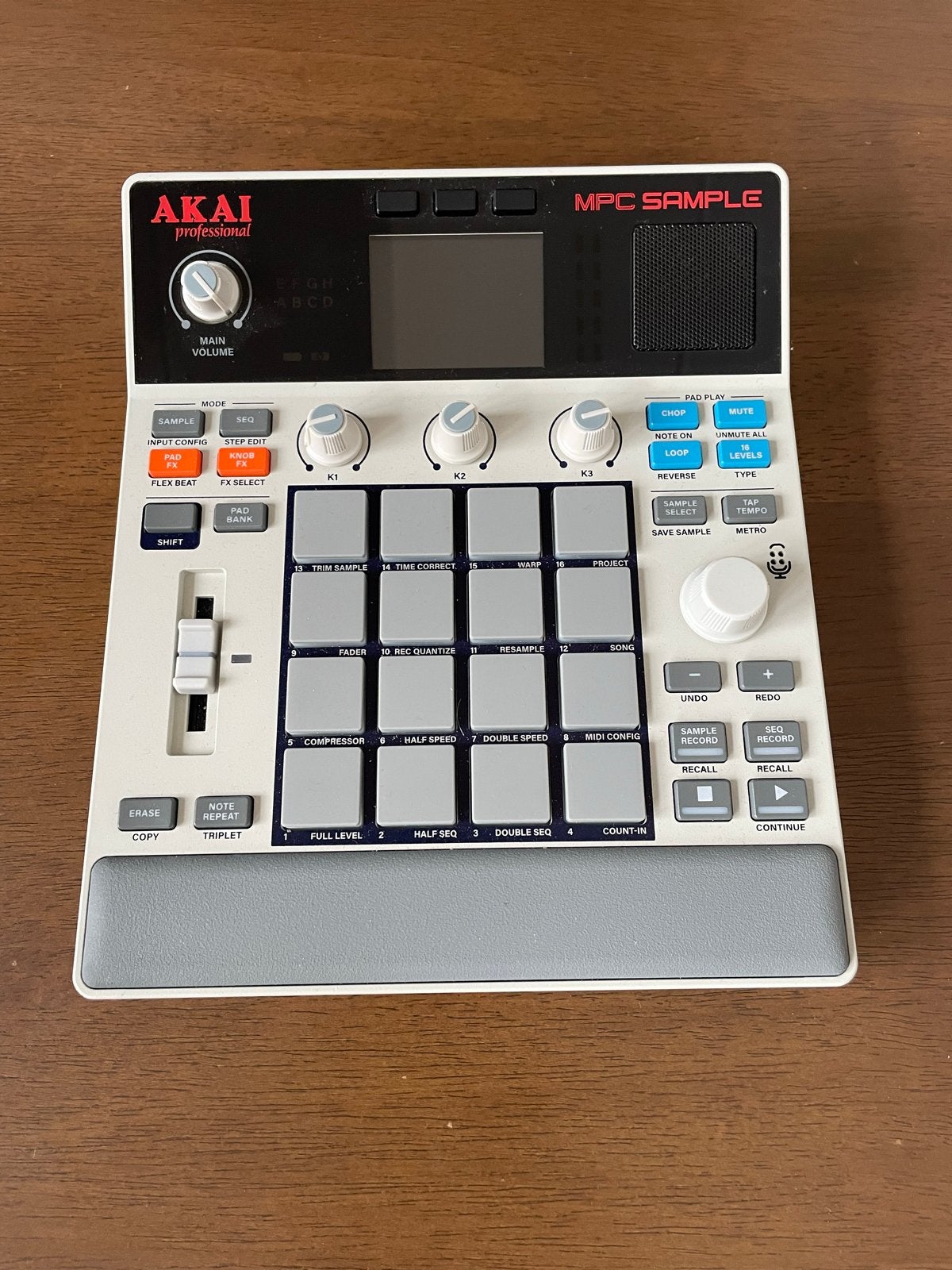 AKAI Professional MPC Sample - Compact Sampler/Sequencer, Overige merken, Zo goed als nieuw, Met midi-aansluiting, Overige aantallen