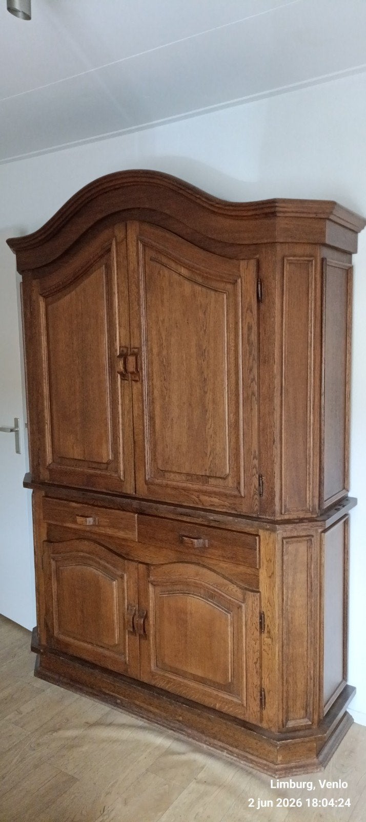 Gratis: Eikenhouten meubels en bankstel in Venlo-Zuid, Ophalen, Gebruikt, Met deur(en), 200 cm of meer