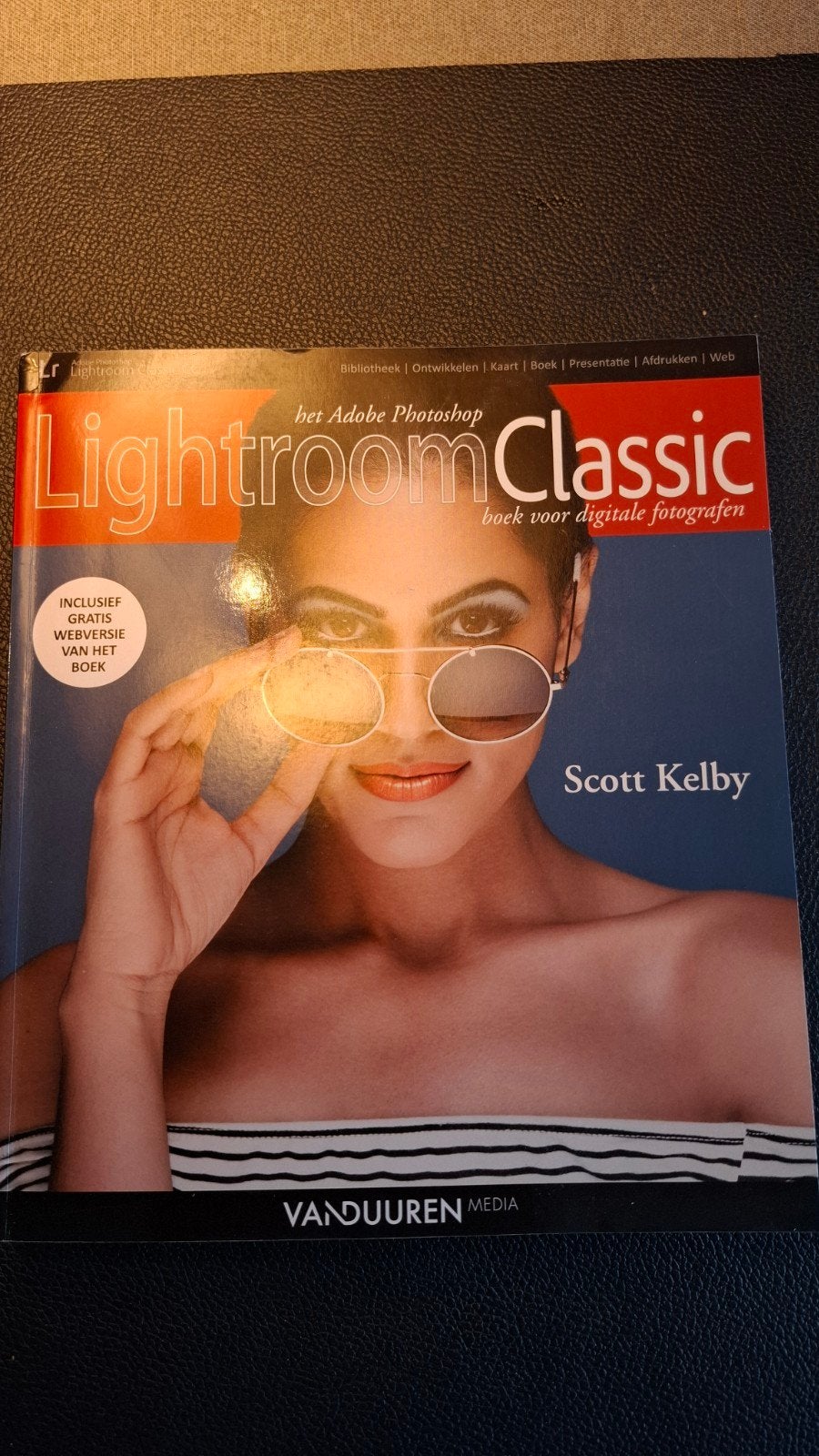 Het Adobe Photoshop Lightroom Classic boek voor digitale fot, Ophalen of Verzenden, Zo goed als nieuw, Fotograferen en Filmen