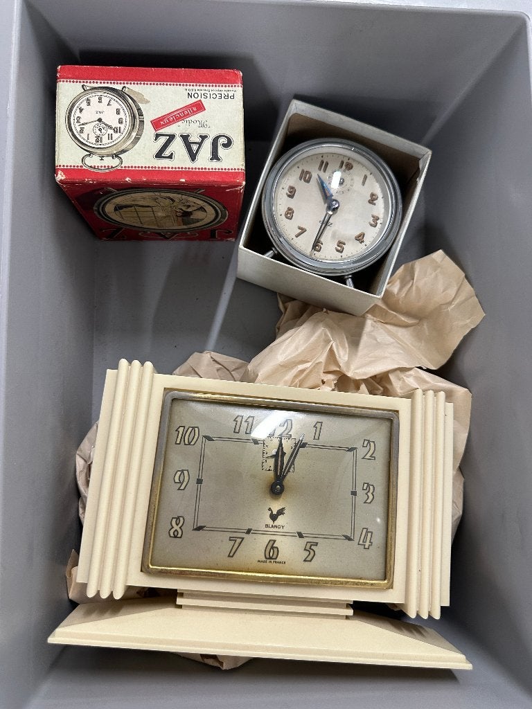 Lot met diverse klokken, pendules en wekkers aangeboden, Ophalen of Verzenden
