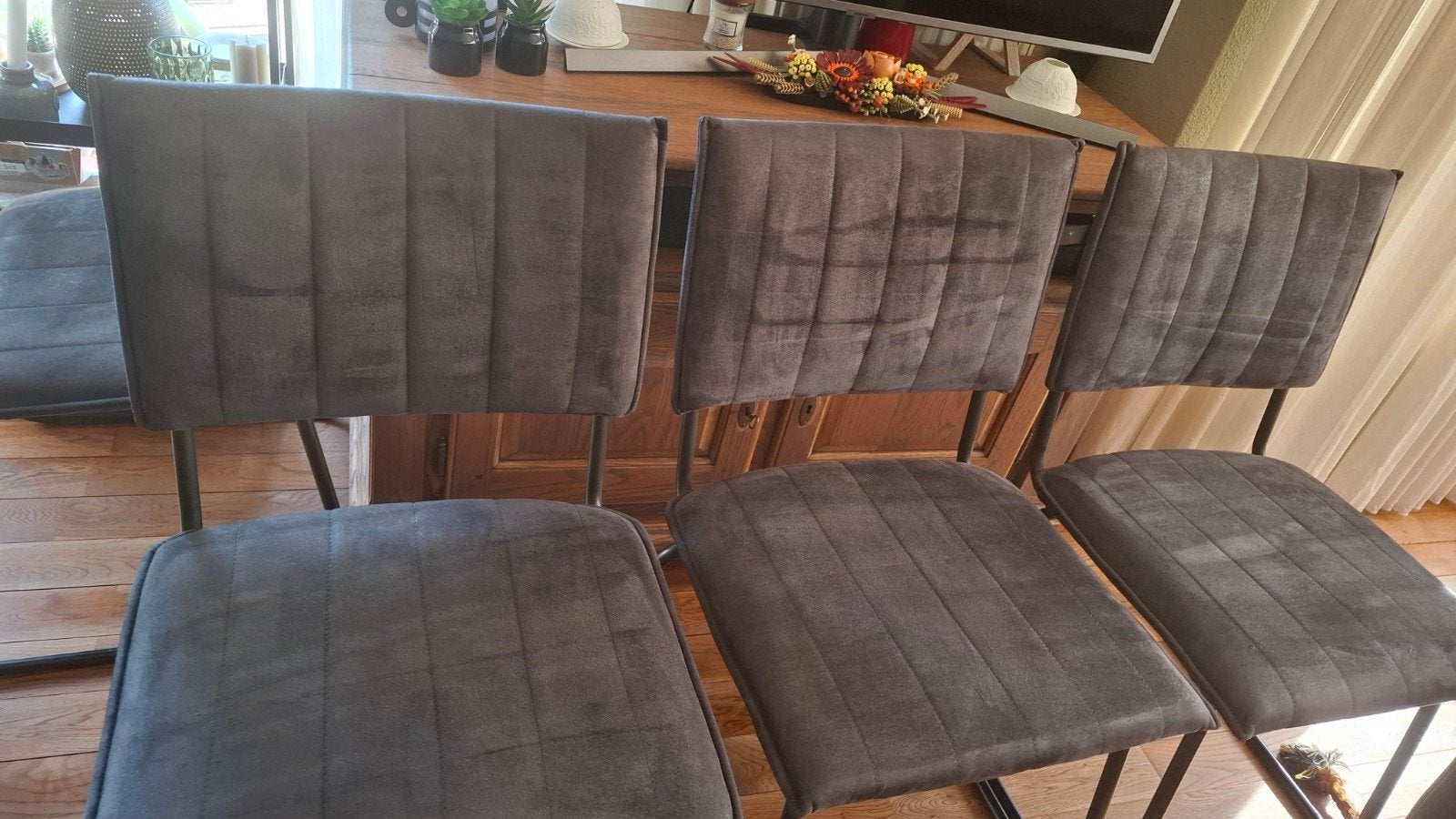 Set van 6 grijze eetkamerstoelen met vilt onder de buizen, Huis en Inrichting, Stoelen, Ophalen, Gebruikt, Grijs, Stof