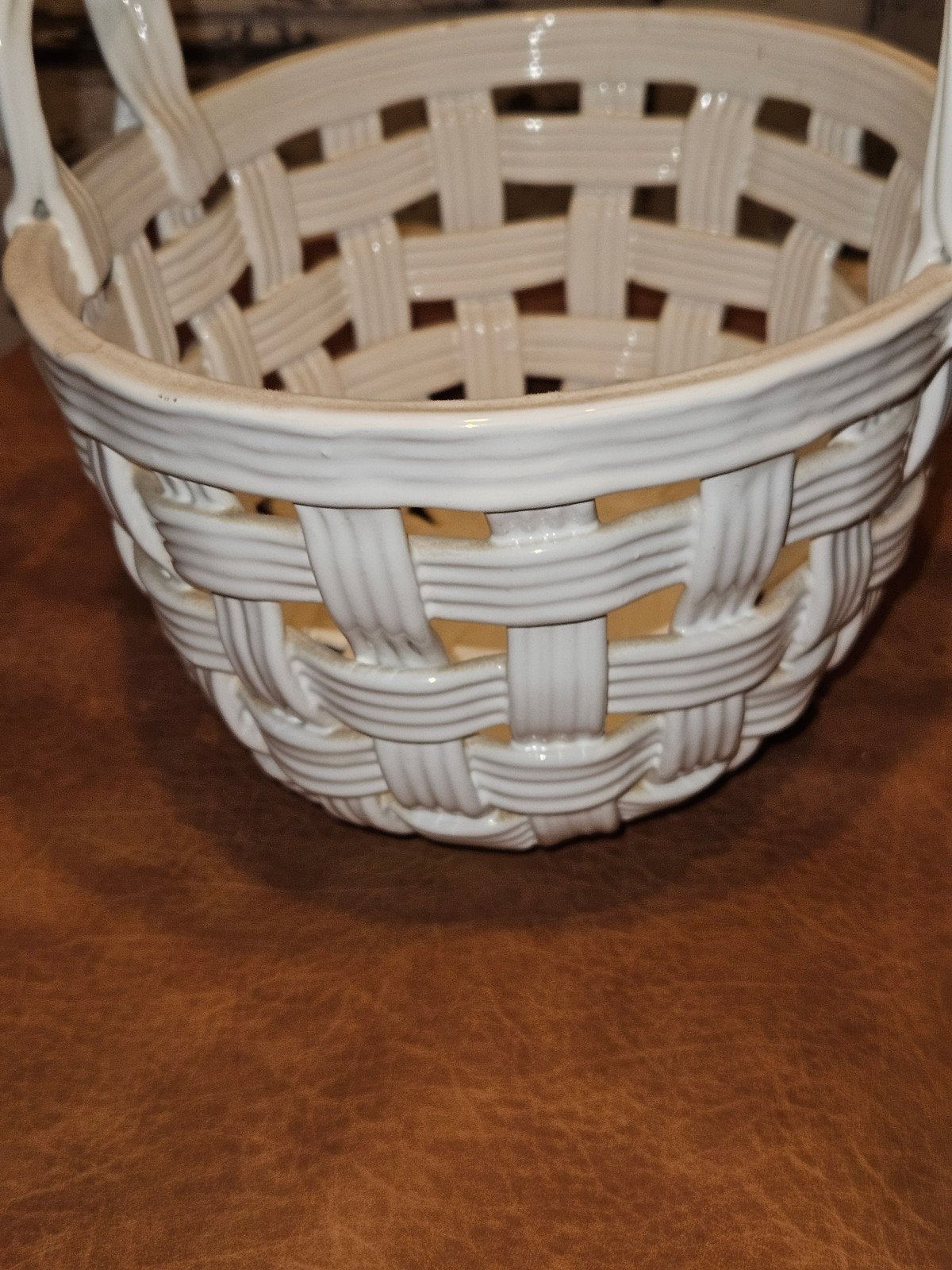 Witte keramische mand met handvatten, Porselein of Keramiek, Mand, Gevlochten, Rond