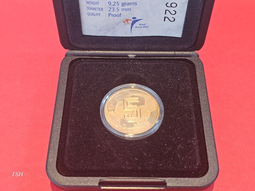 Nederland 5 Gulden EK Voetbal 2000. Proof in box., Postzegels en Munten, Munten | Nederland, Ophalen of Verzenden, Koningin Beatrix