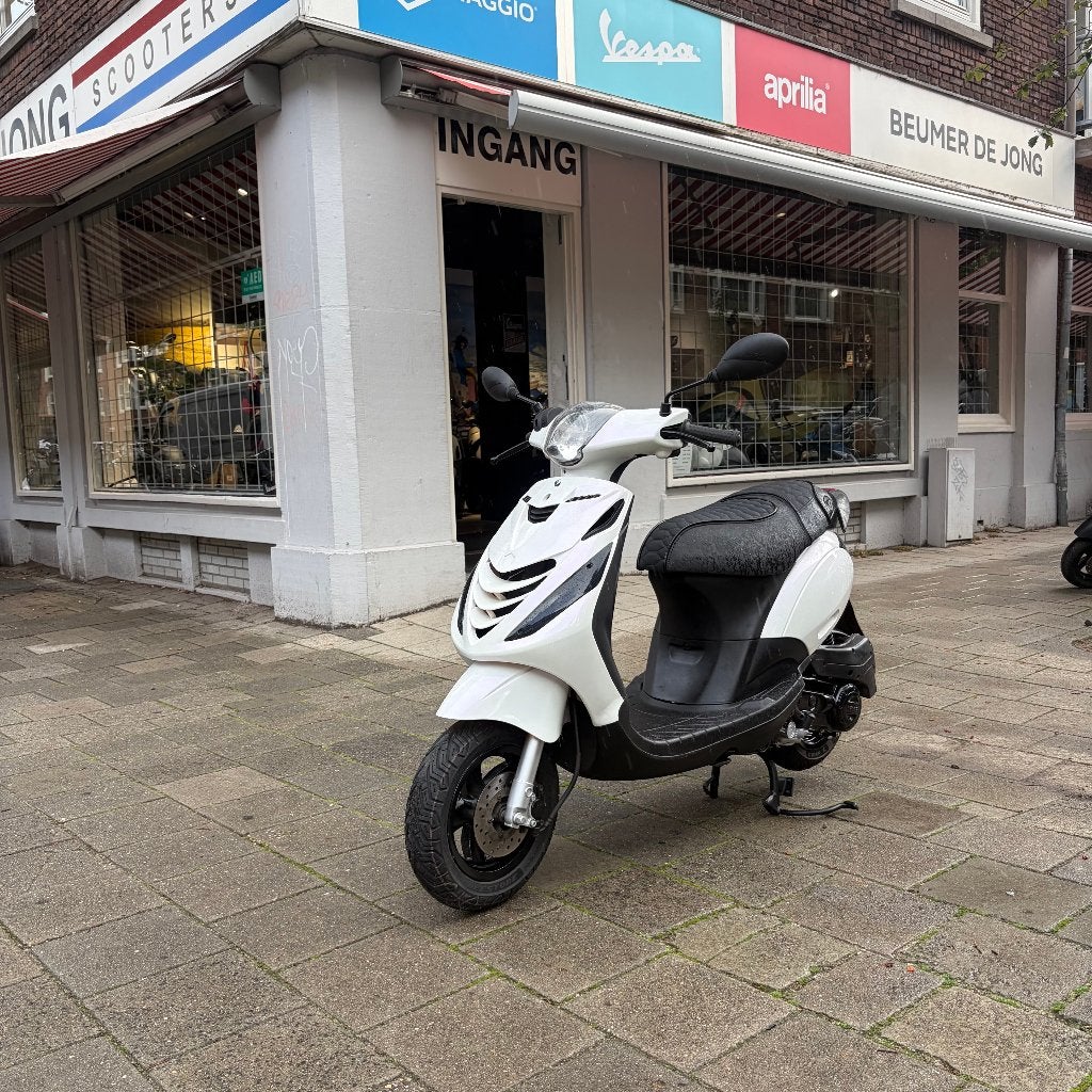 Piaggio Zip 50 Wit Custom - 21/8/2018 - 11410 km, Piaggio, Zip, Ophalen of Verzenden, Zo goed als nieuw