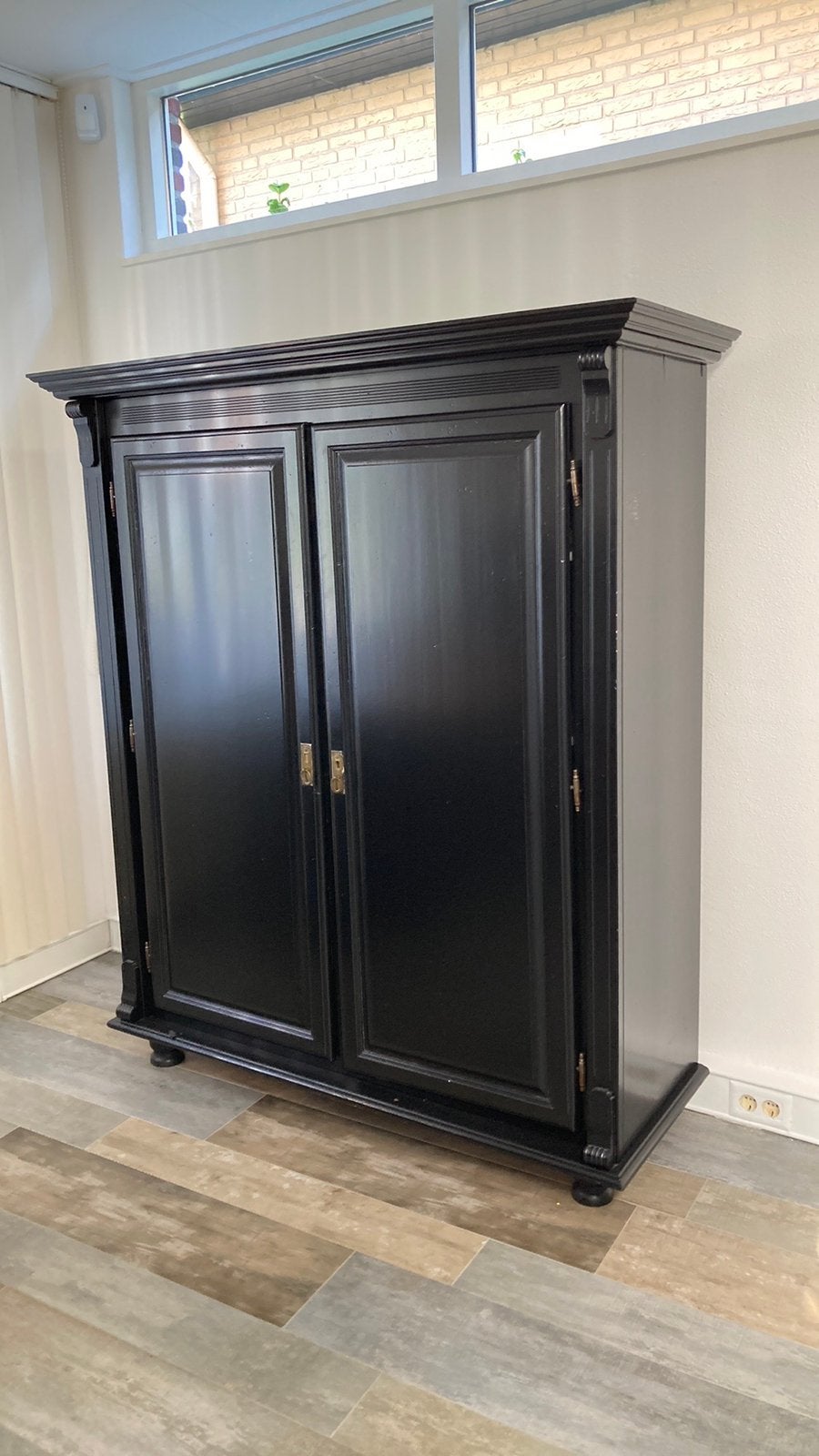 Landelijke kast. Kl zwart. 165 x 142 cm, Ophalen, Zo goed als nieuw, 170 cm of meer