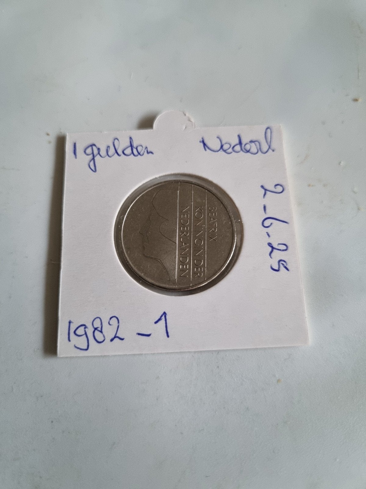 Nederland: een zeer mooie nikkelen 1 gulden munt uit  1982, Postzegels en Munten, Ophalen of Verzenden, Koningin Beatrix, 1 gulden