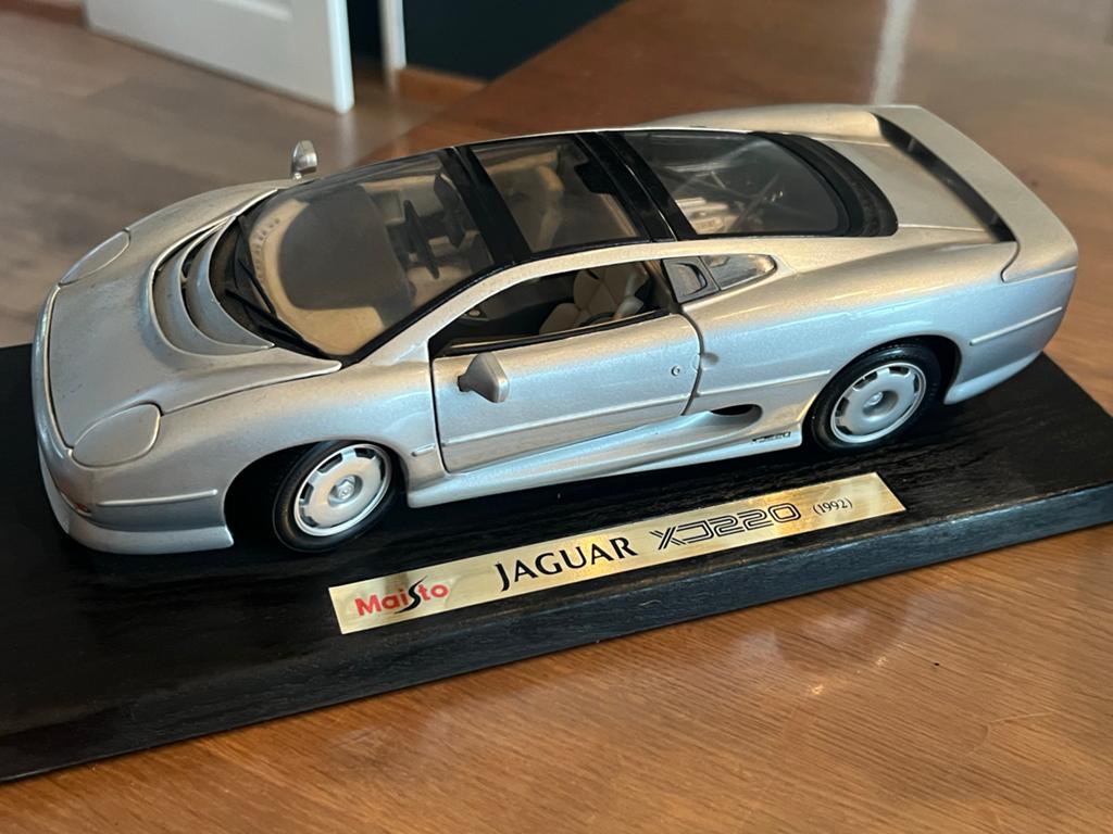 Maisto Jaguar XJ220 (1992) schaalmodel, Ophalen of Verzenden, Zo goed als nieuw, Auto, Maisto