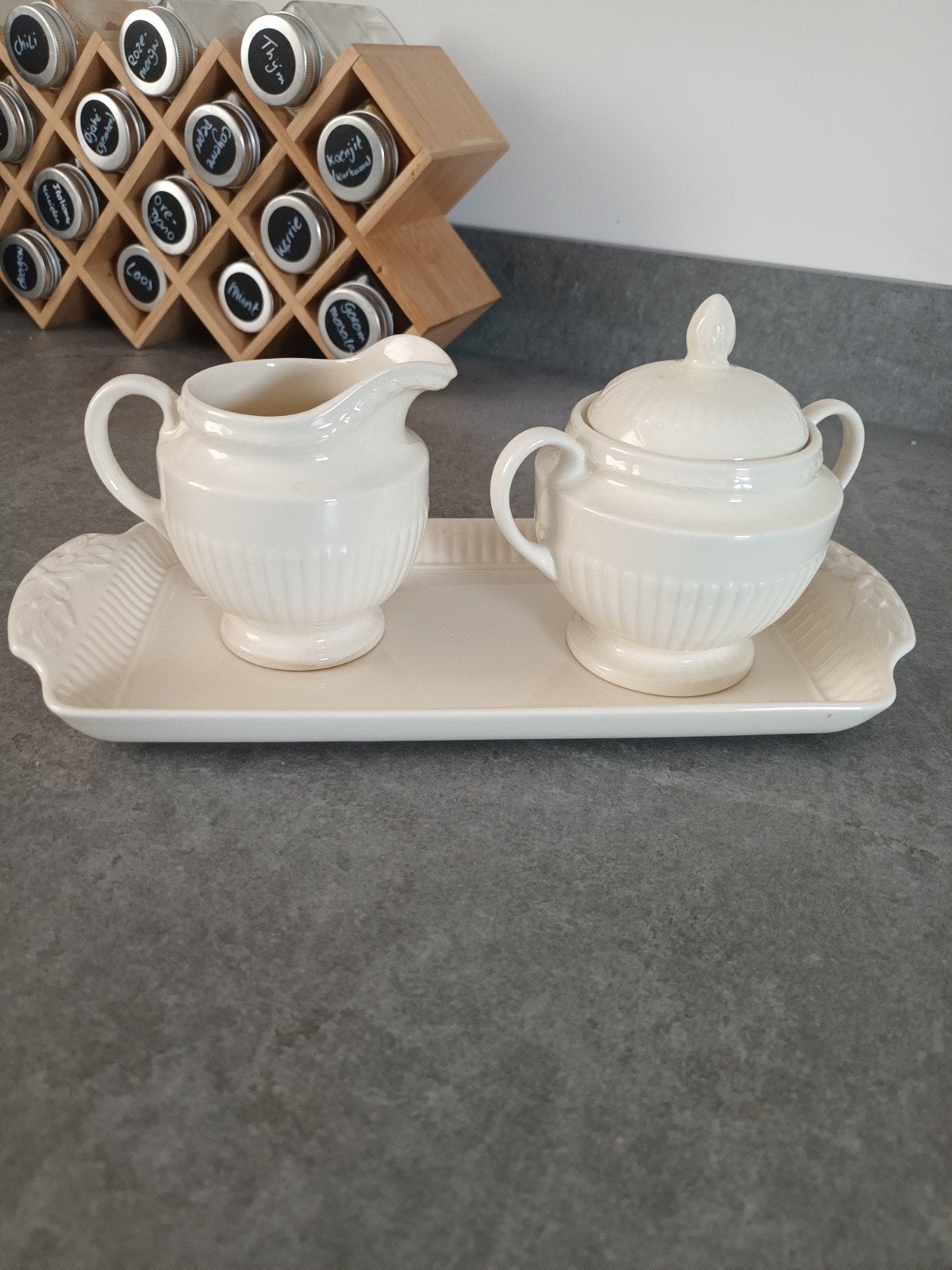 Wedgwood Edme suikerpot, melkkan en dienblad, Ophalen, Klassiek, Overige typen, Zo goed als nieuw