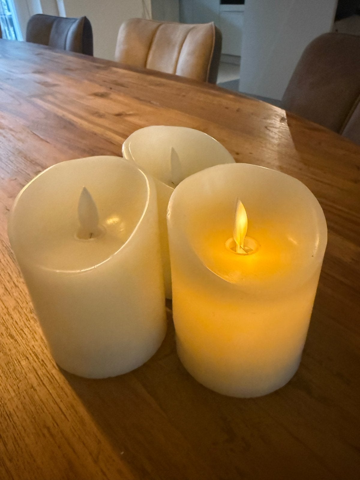 Dorsetto Dikke witte LED Kaarsen - Set van 3 - oplaadbaar, Kunststof, Ophalen of Verzenden, Zo goed als nieuw, Kaars