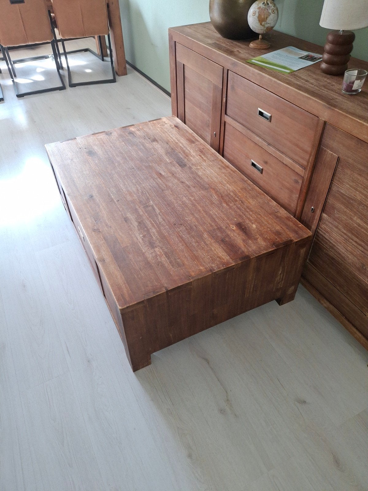Acaciahouten salontafel - met gebruikssporen, Ophalen, Gebruikt, 100 tot 150 cm, 50 tot 100 cm