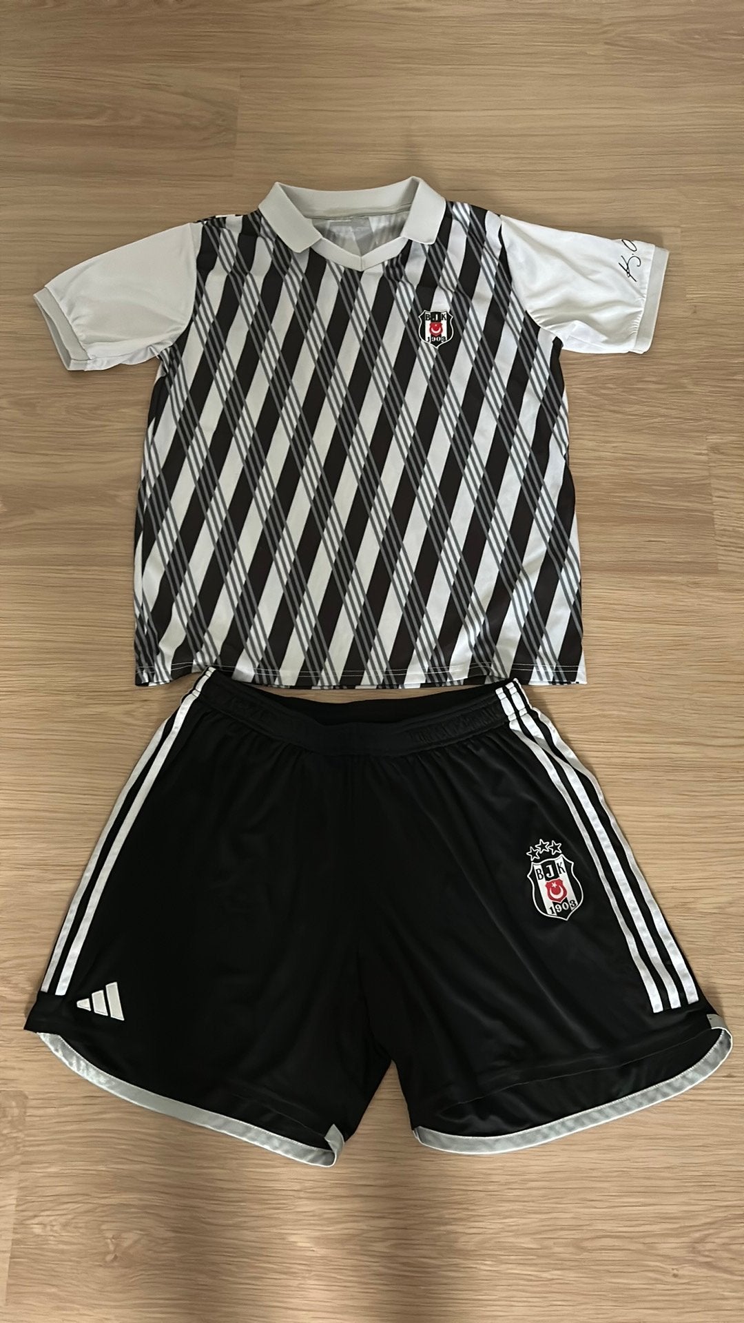 Official Besiktas outfit, Ophalen of Verzenden, Zo goed als nieuw