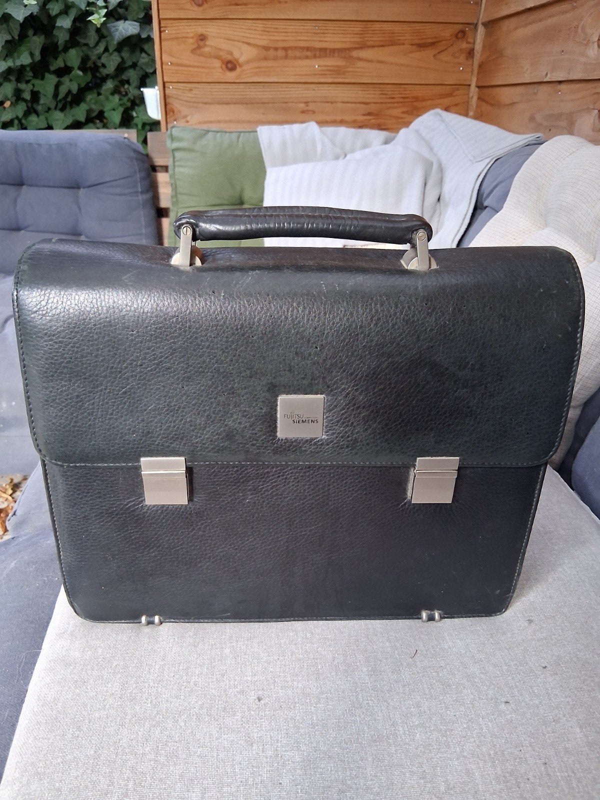 Nette laptoptas zwart, Ophalen, Gebruikt, Gevoerd laptopvak, 17 inch of meer